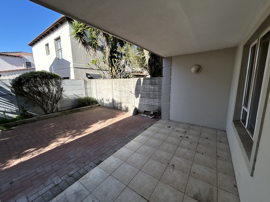 To Let 2 Bedroom Property for Rent in Royal Ascot Western Cape